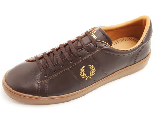 Fred Perry reinterpreta el tennis clásico