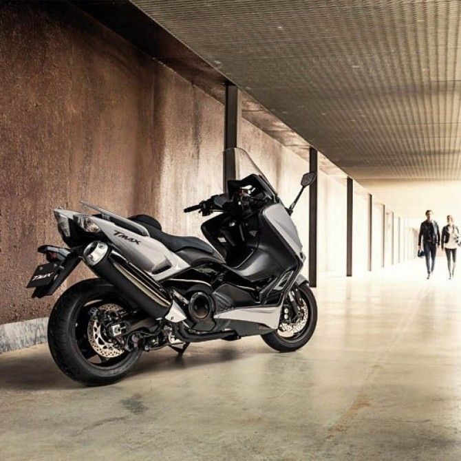 El lujo del motor Yamaha vs Range Rover