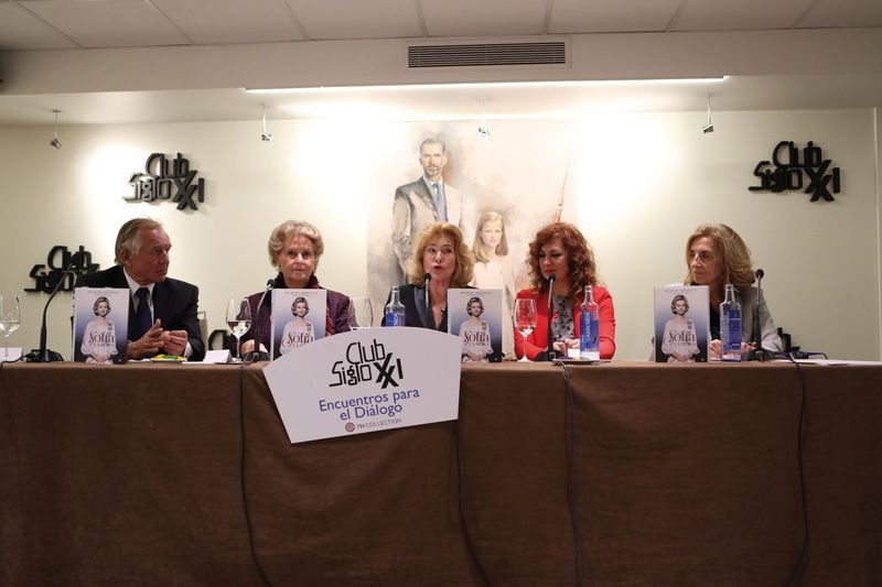 Pilar de Arístegui presenta su libro Sofía, la reina.