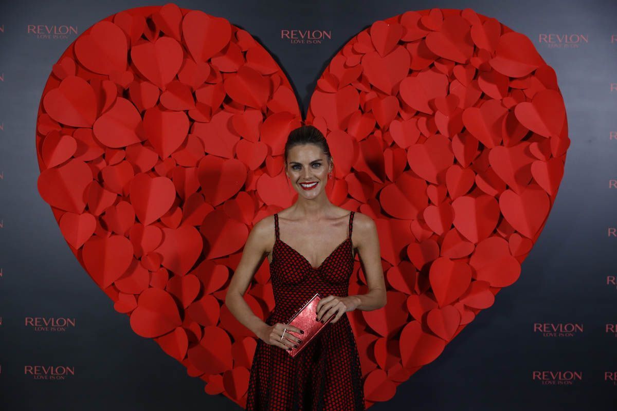 Amaia Salamanca embajadora de la marca Revlon