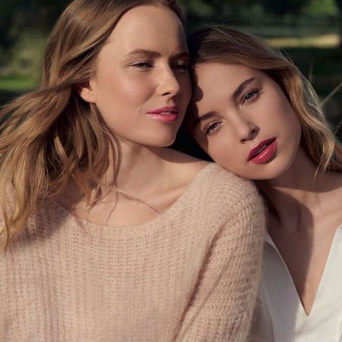 Cuidado de labios entre el tratamiento y el maquillaje perfecto de Clarins