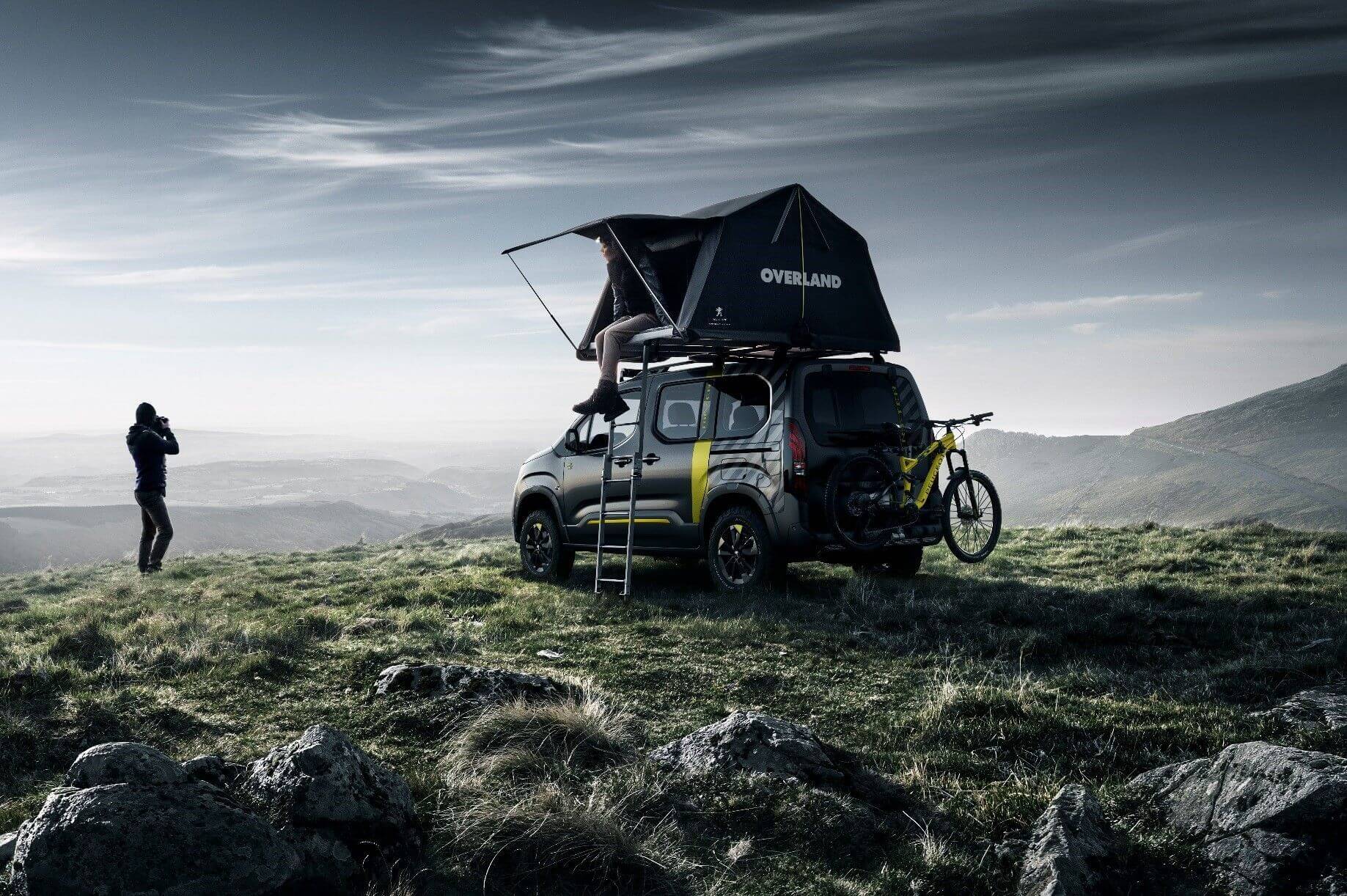 Peugeot Rifter 4x4 Concept: Equipado con tienda de campaña y bicicleta todoterreno