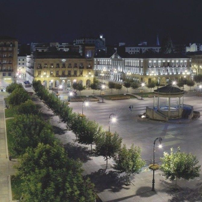 Gran Hotel La Perla de Pamplona, Hotel y Sede Real