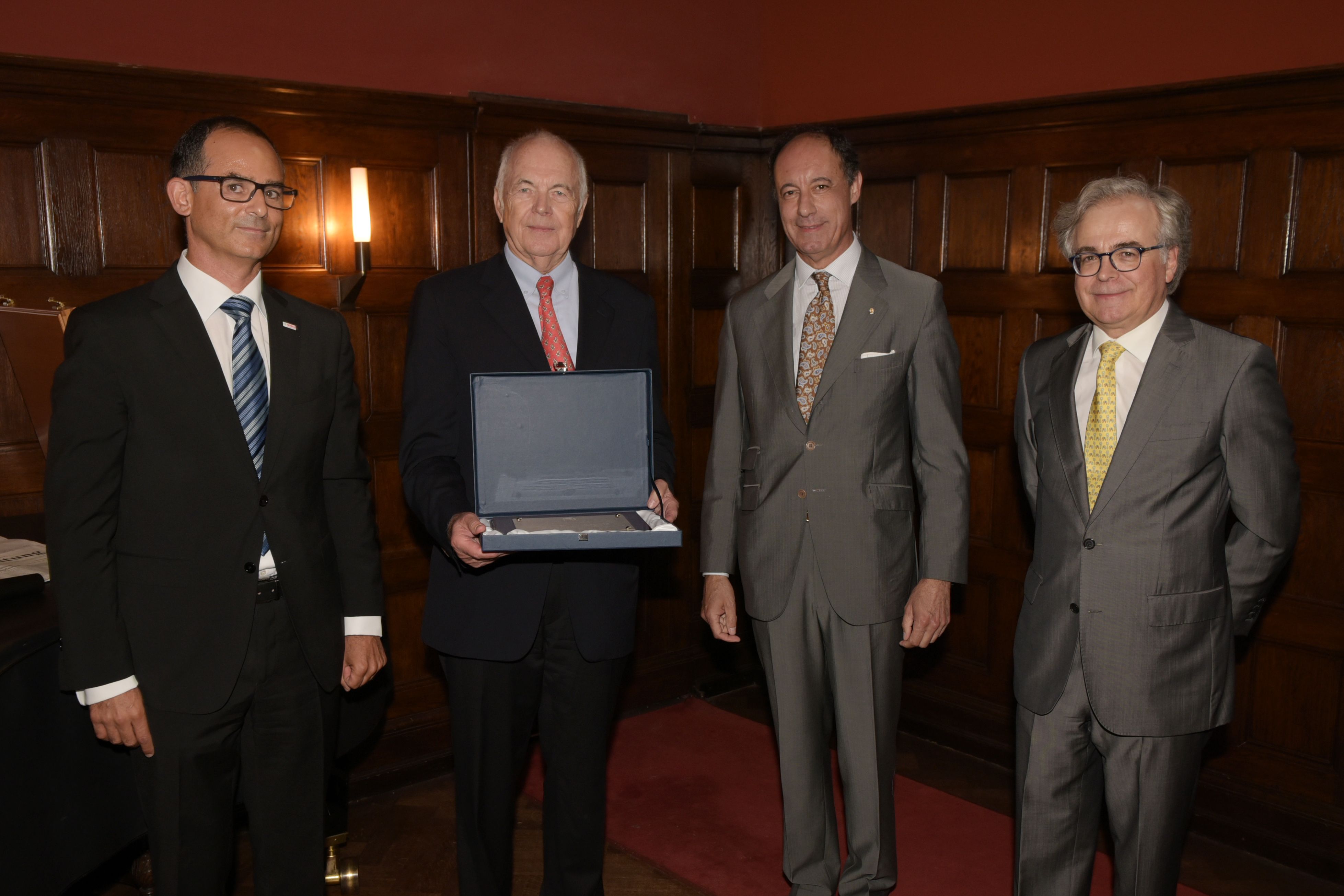 La Cámara Oficial Española de Comercio en Alemania distingue a Kurt Liedtke