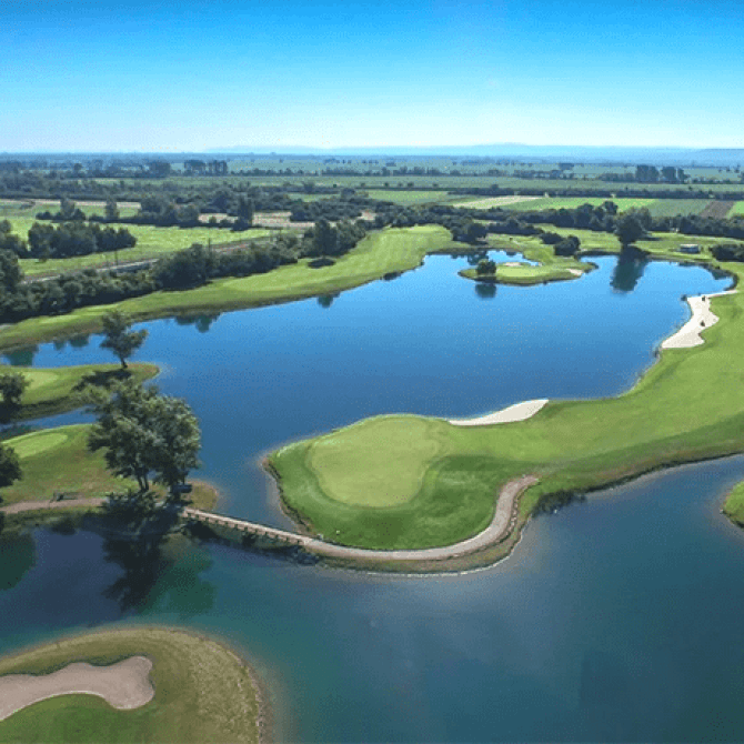 Un crucero por el Danubio jugando en los principales clubs de Golf de Europa