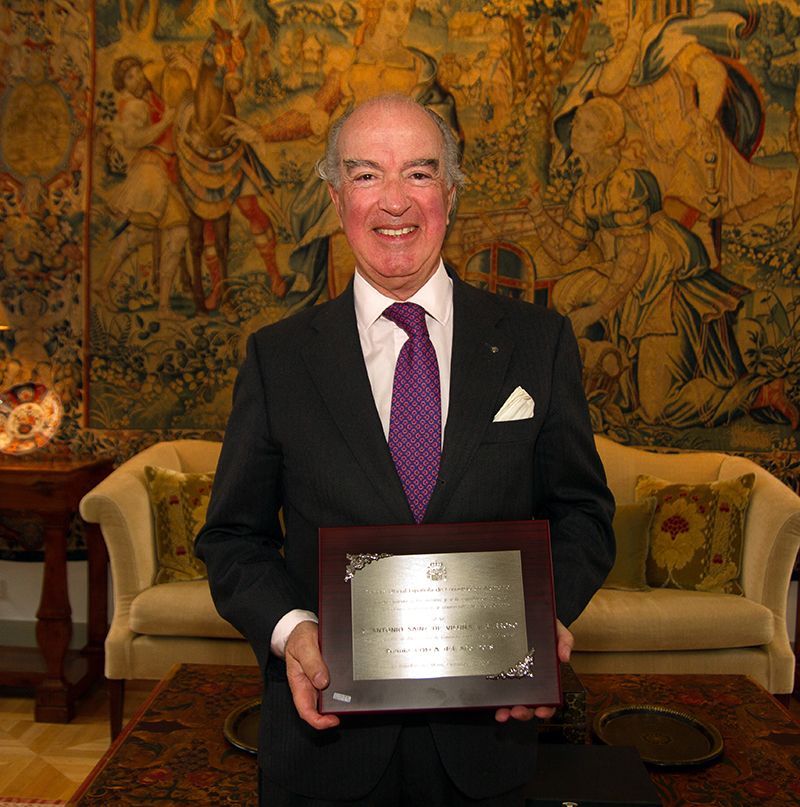 Antonio Sáinz de Vicuña premiado por la Cámara Oficial Española de Comercio en Alemania