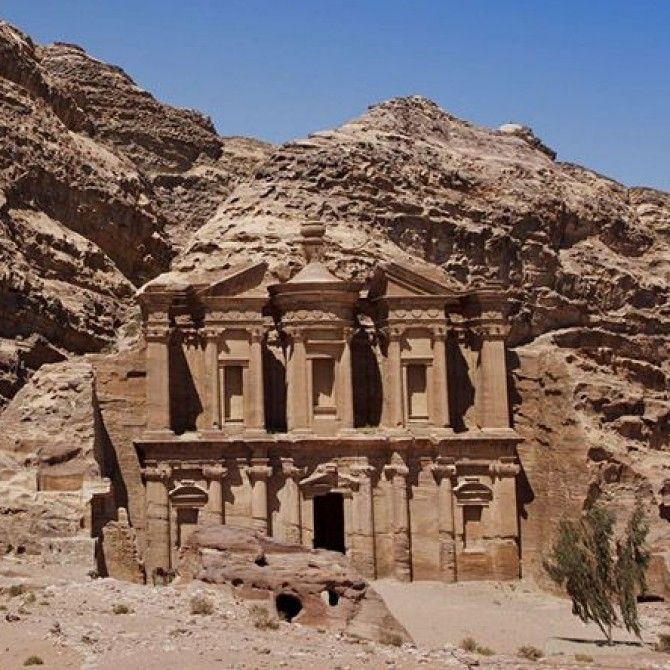 Viajar a Petra de la mano de la reina de Jordania