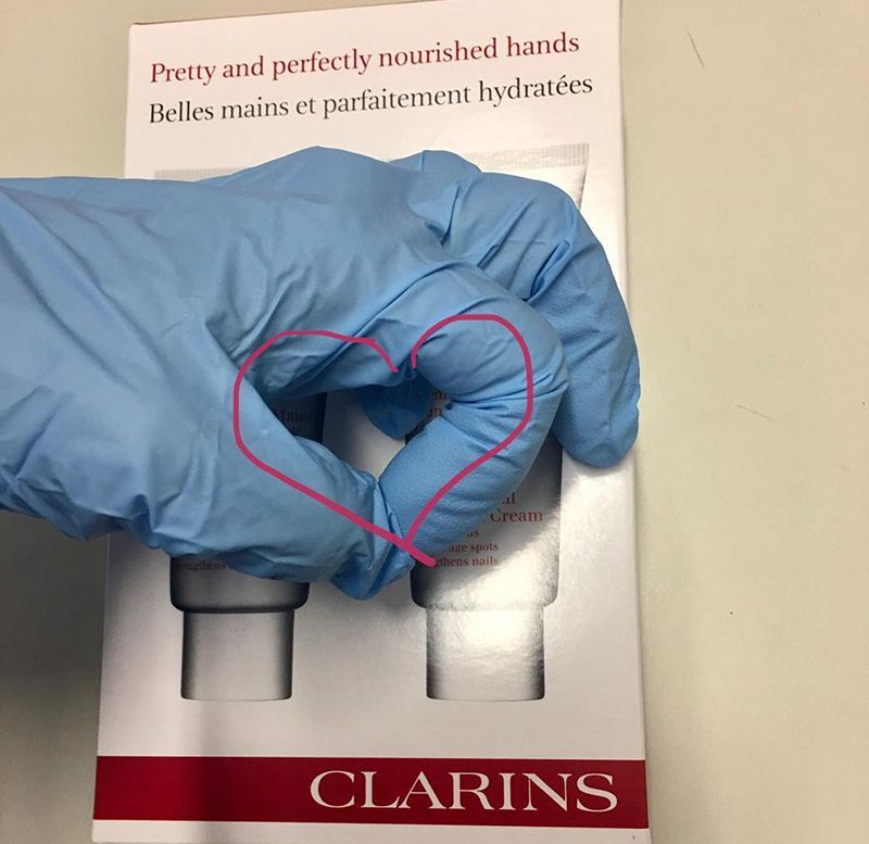 Clarins Spain cuida las manos de los sanitarios españoles