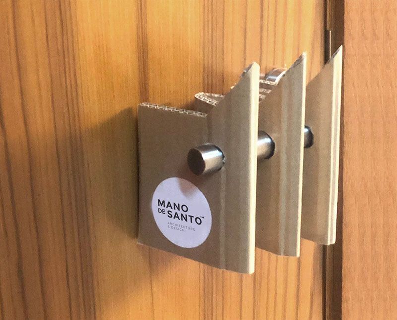 Un protector de picaportes que evita contagios