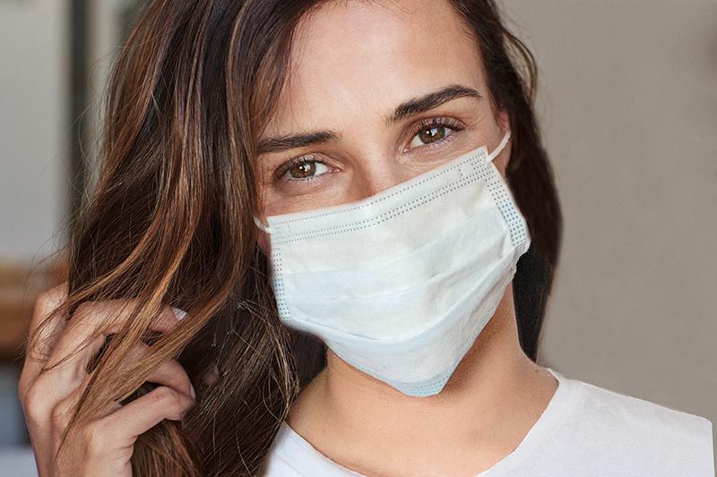 Mirada sobre la mascarilla. Un maquillaje sencillo de Clarins