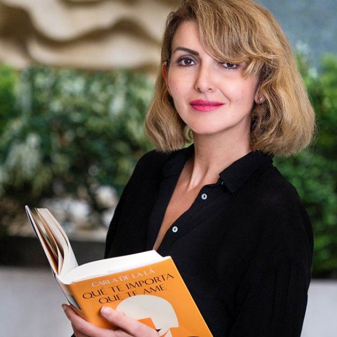 Carla de La Lá publica su primera novela Que te importa que te ame