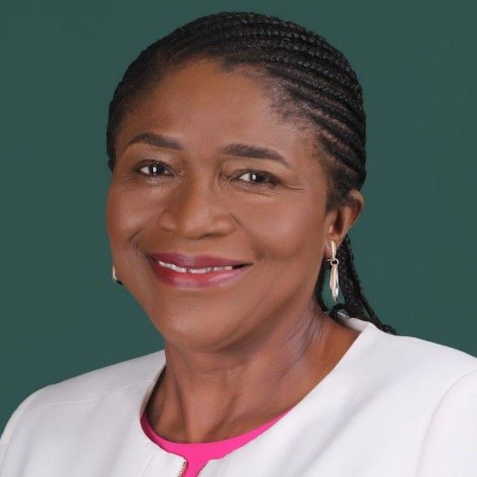 Franca Ovadje Premio Harambee 2022 a la Promoción e Igualdad de la Mujer Africana