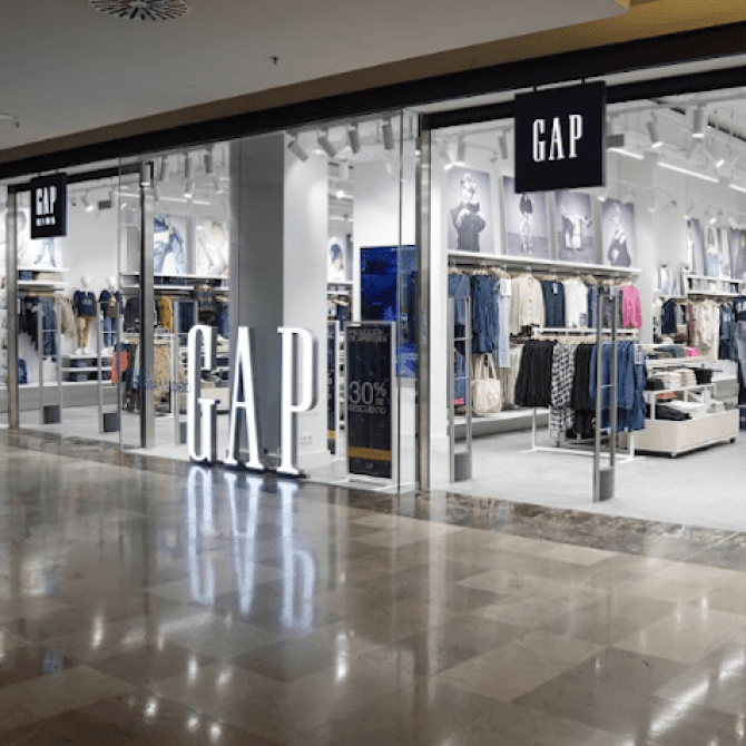 Nueve tienda de GAP en el Centro Comercial La Gavia de Madrid