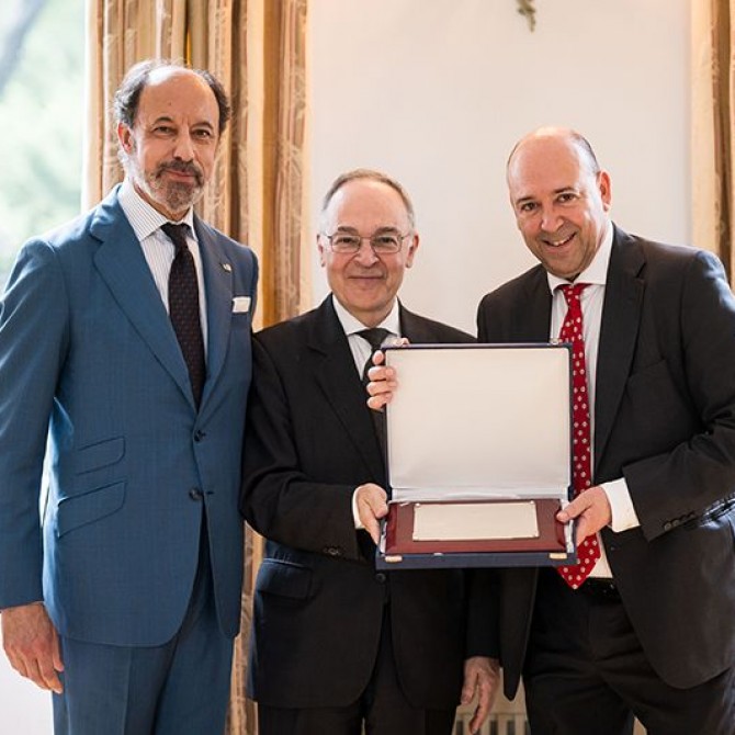 Premio de la Cámara Oficial Española de Comercio en Alemania a Fernando Carro de Prada