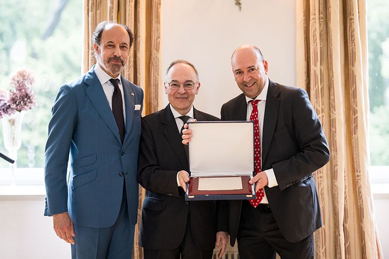 Premio de la Cámara Oficial Española de Comercio en Alemania a Fernando Carro de Prada