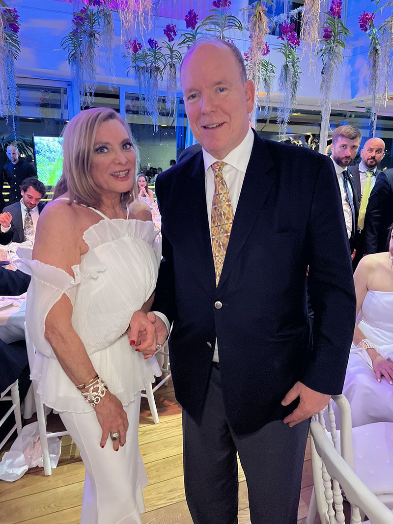 Ana Vila Joya en el Baile de la rosa y Amazónico