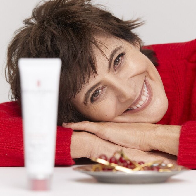 Elizabeth Arden e Inés de la Fressange se unen en una campaña de bella elegancia inspiradora