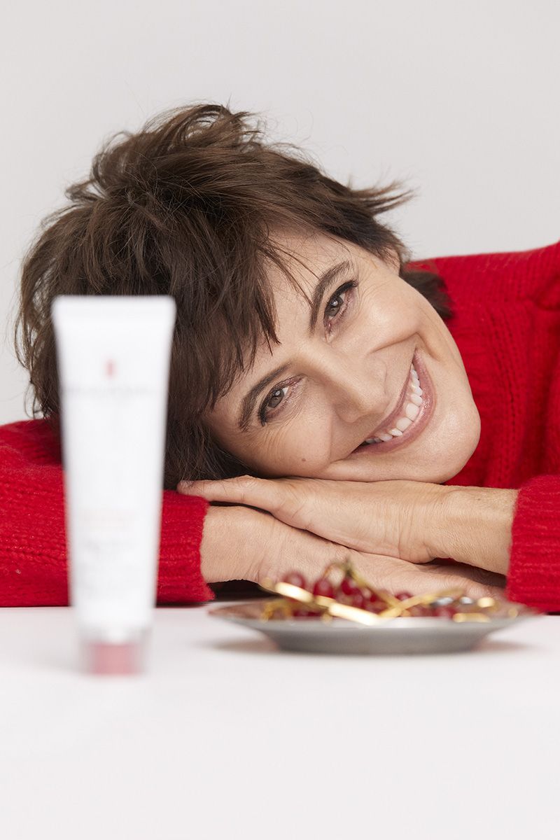 Elizabeth Arden e Inés de la Fressange se unen en una campaña de bella elegancia inspiradora